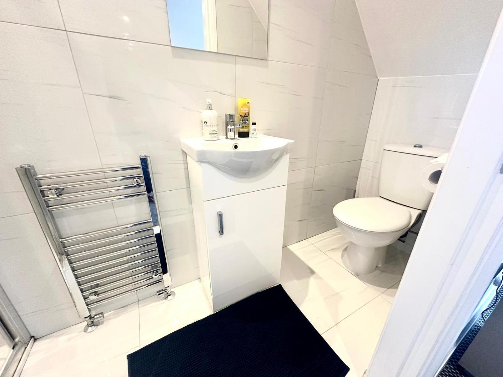 Stylish Modern, Private Apartment,15 Mins To Central London Hendon Exterior foto